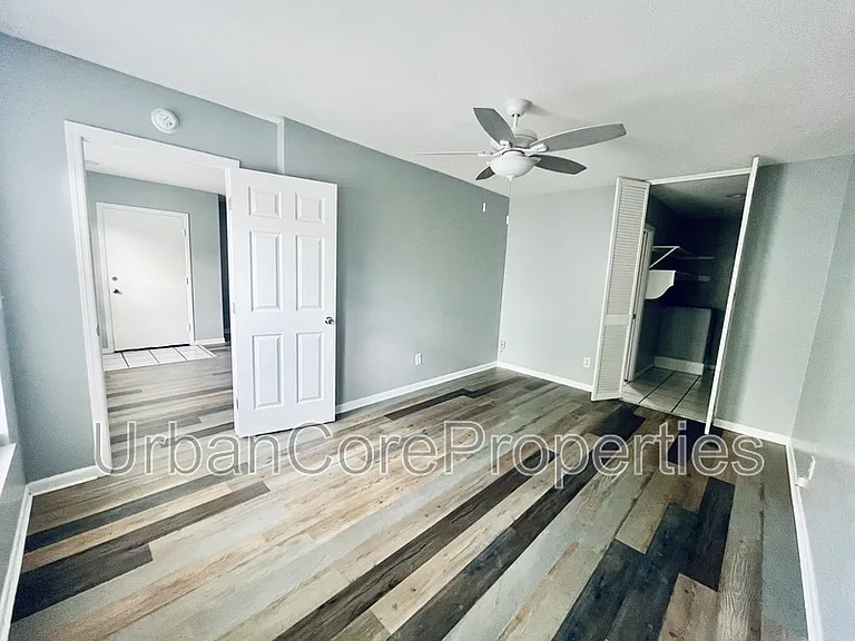 321 24th Ave N #9 — Photo 5