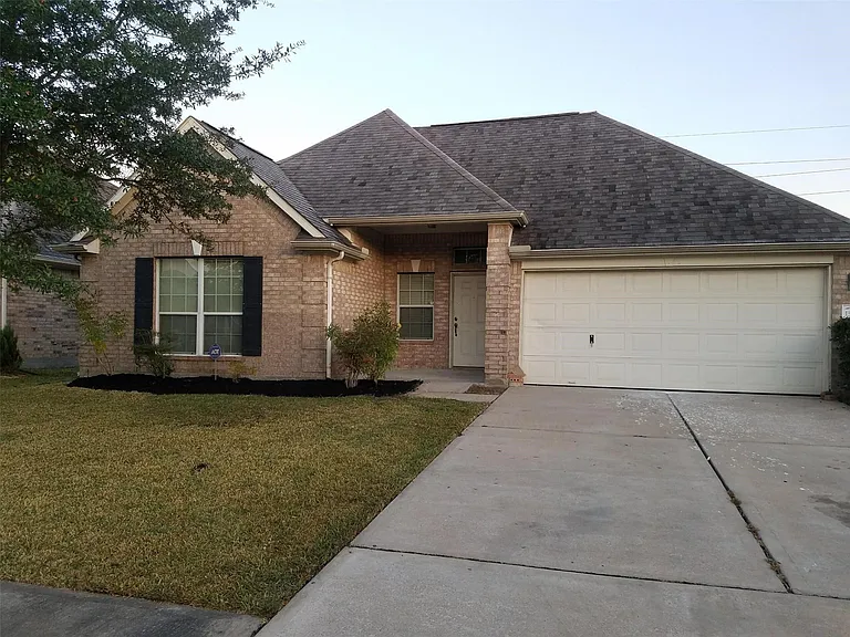 15931 Breanna Ln — Photo 1