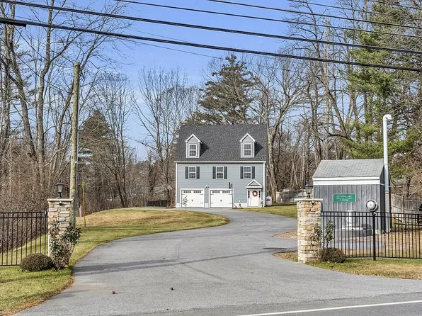76 Chester Road, Derry, NH 03038