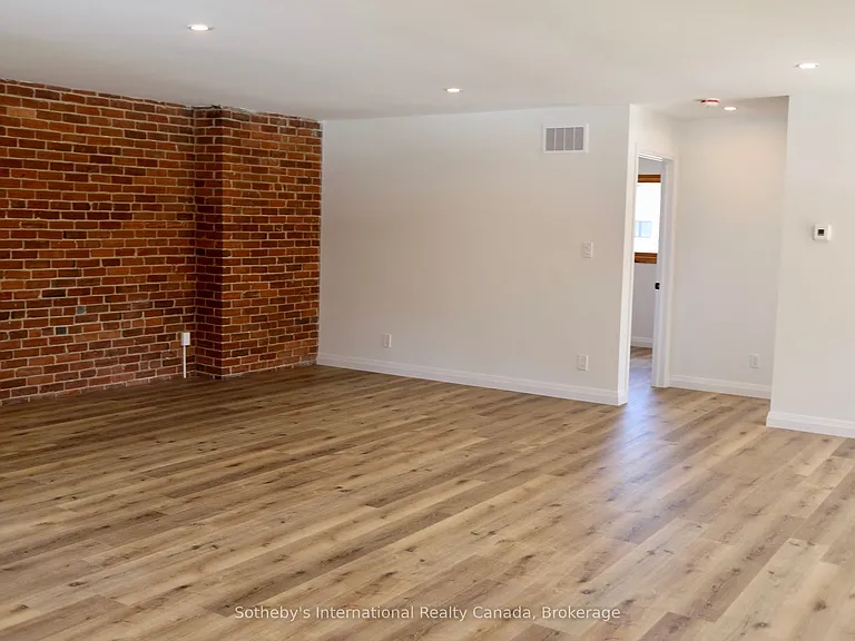 22 Melville St #A — Photo 5