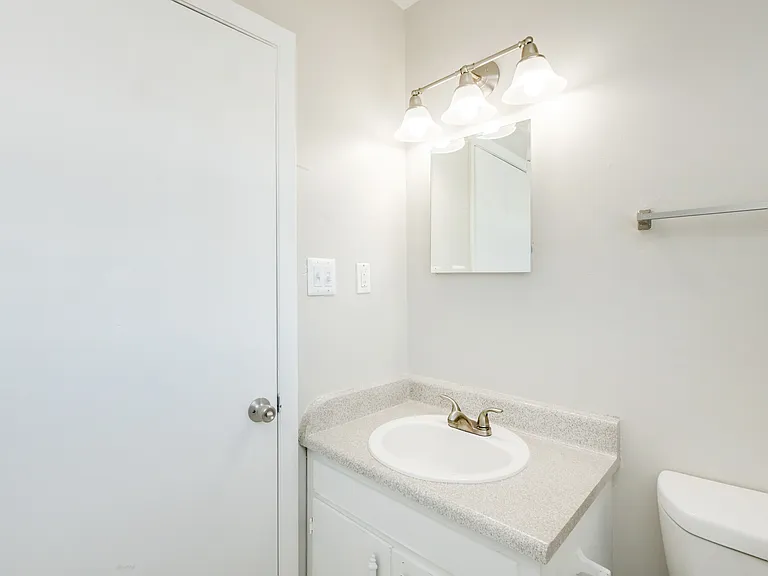 Sandlin Villas Apartments — Photo 23