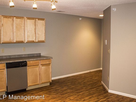 4th image of 2530 17th Ave S APT 303