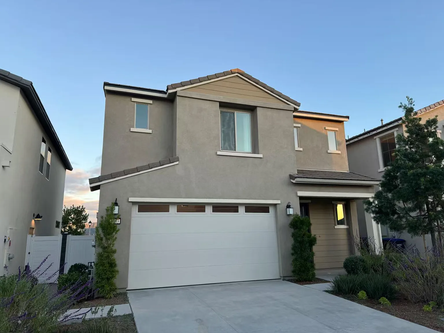 3 bed, 2.5 bath, 1785 sqft, $5,300 — Photo 1