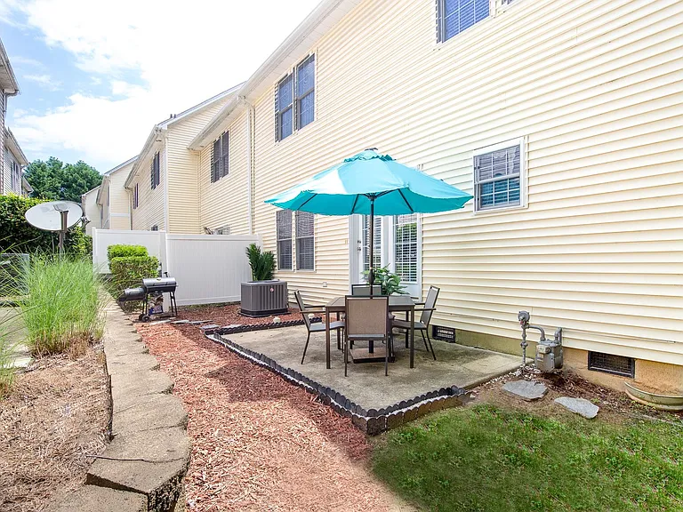 Walnut Ridge Ct — Photo 8