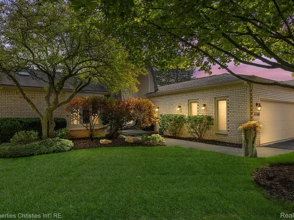 5106 Woodlands Trl, Bloomfield Hills, MI 48302