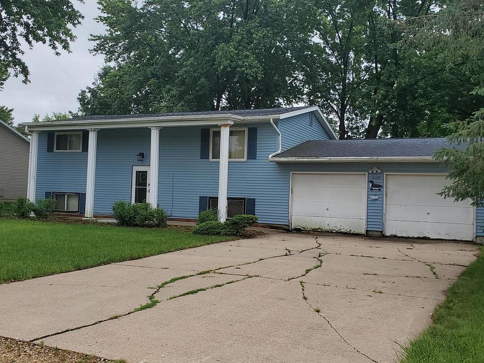 2nd image of 1009 N Fairway Dr