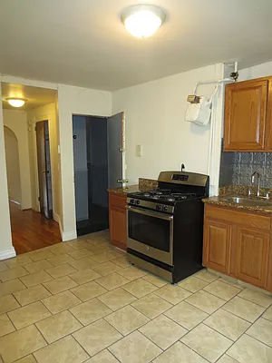 Rented by Block & Lot Real Estate | media 32