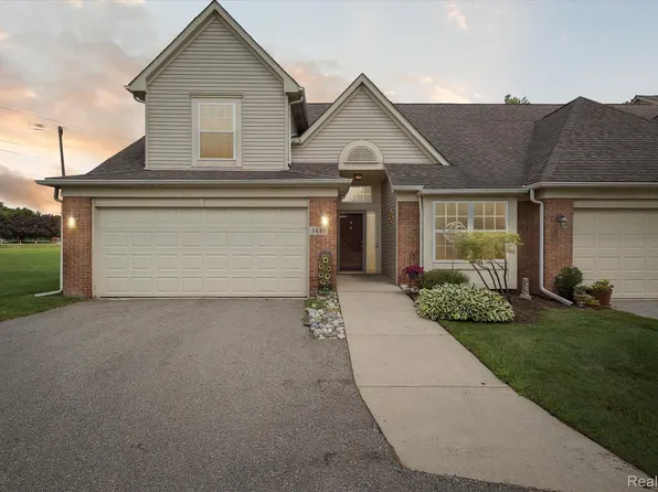5449 Greenway Dr, Trenton, MI 48183