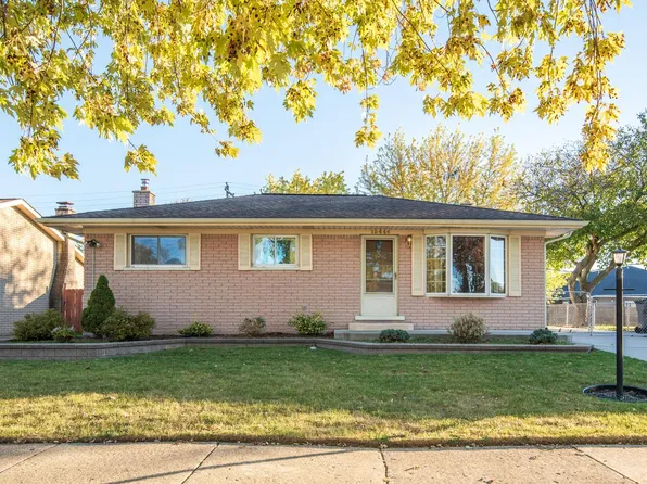 18446 Whalen Dr, Clinton Township, MI 48035