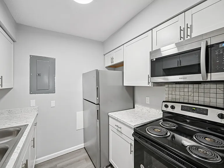 Virginia Creek Apartments — Photo 7
