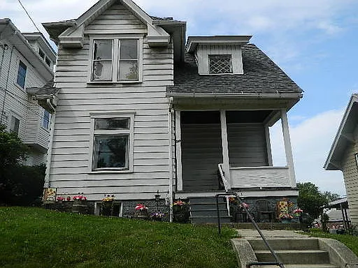 585 Duncan Ave #1 photo 1