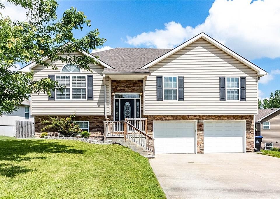 1st image of 1917 Country Ridge Dr