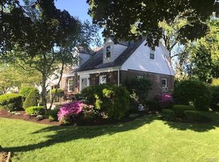 633 Chelsea Ln, Allentown, PA 18104