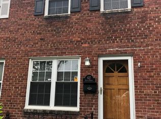 627 S Henry St, Alexandria, VA 22314