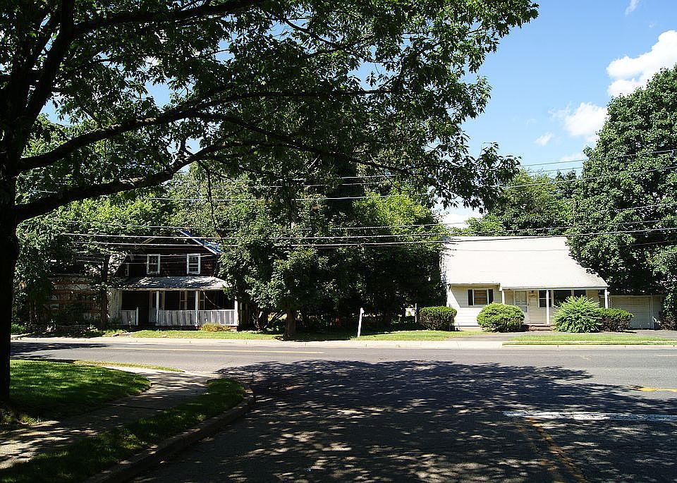 2nd image of 113-117 Midland Ave