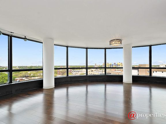 Living Room / Dining Room