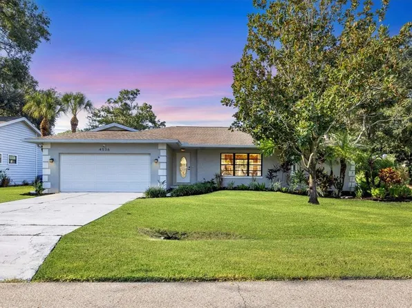 4536 Robin Hood Trl W, Sarasota, FL 34232