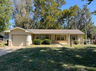 1212 N 7th Bay, Arkansas City, KS 67005