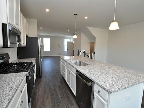 5th image of 179 Nathan Dr