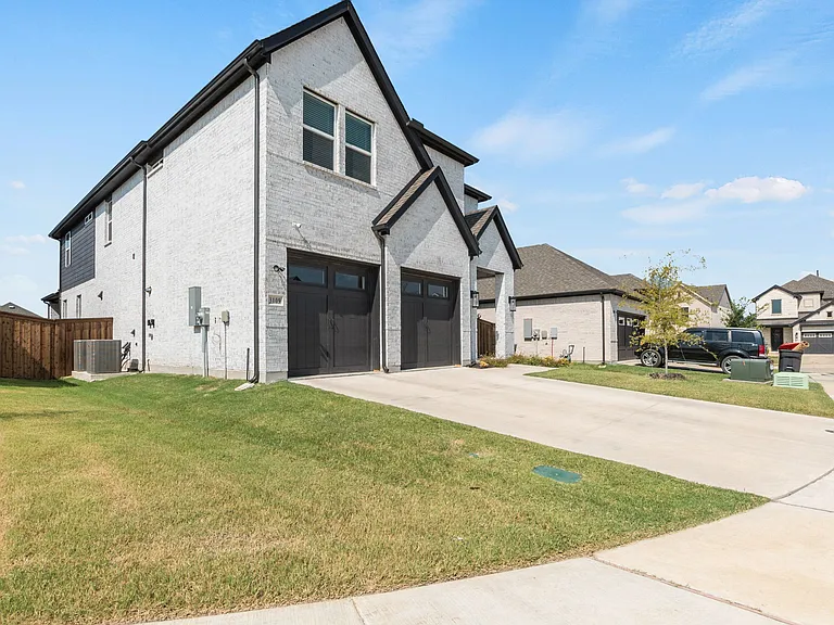 3109 Summer Rain Ln — Photo 3