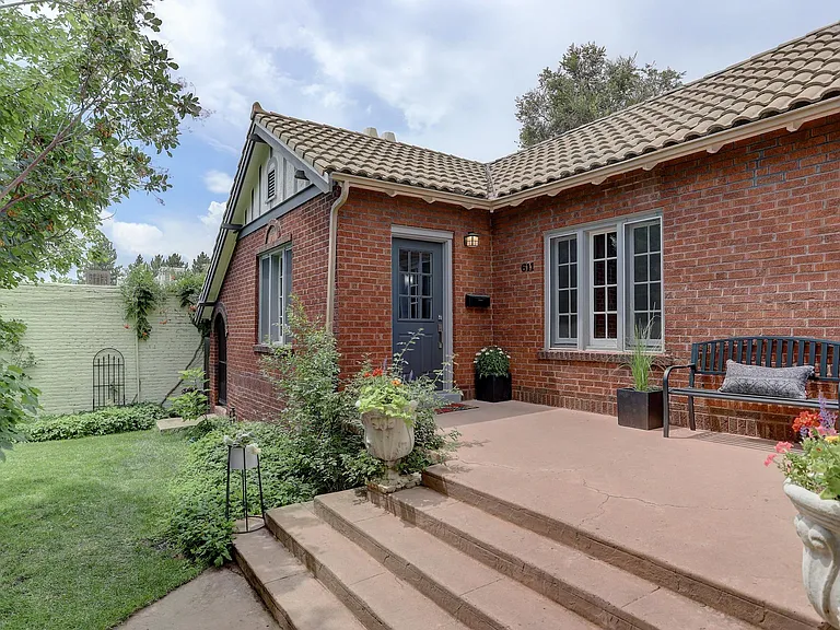 611 N Corona St — Photo 13