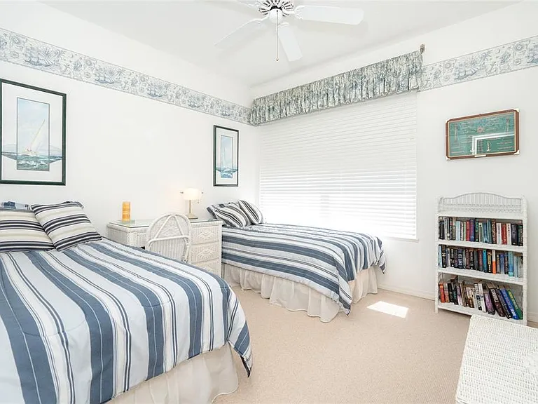 8280 Harborside Cir — Photo 16