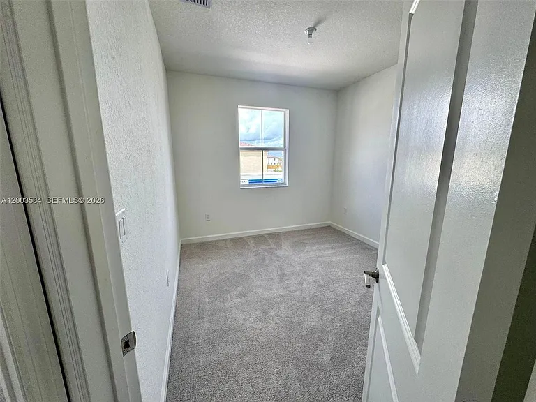 2877 SE 24th Ave — Photo 13