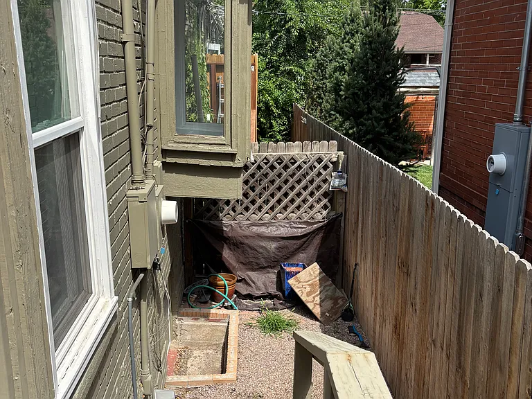 702 E Dakota Ave — Photo 15