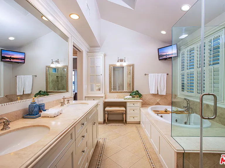 421 E Edgewater Ave — Photo 45