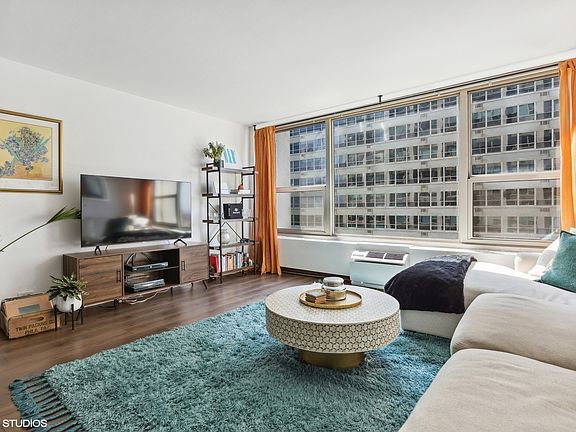 3rd image of 3600 N Lake Shore Dr APT 1707