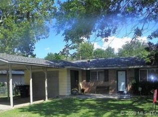 543 S Oak St, Nowata, OK 74048