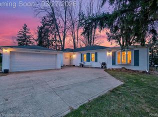 41529 S Interstate Highway 94 Service Dr, Van Buren Township, MI