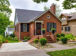 1009 40th St, Des Moines, IA 50311