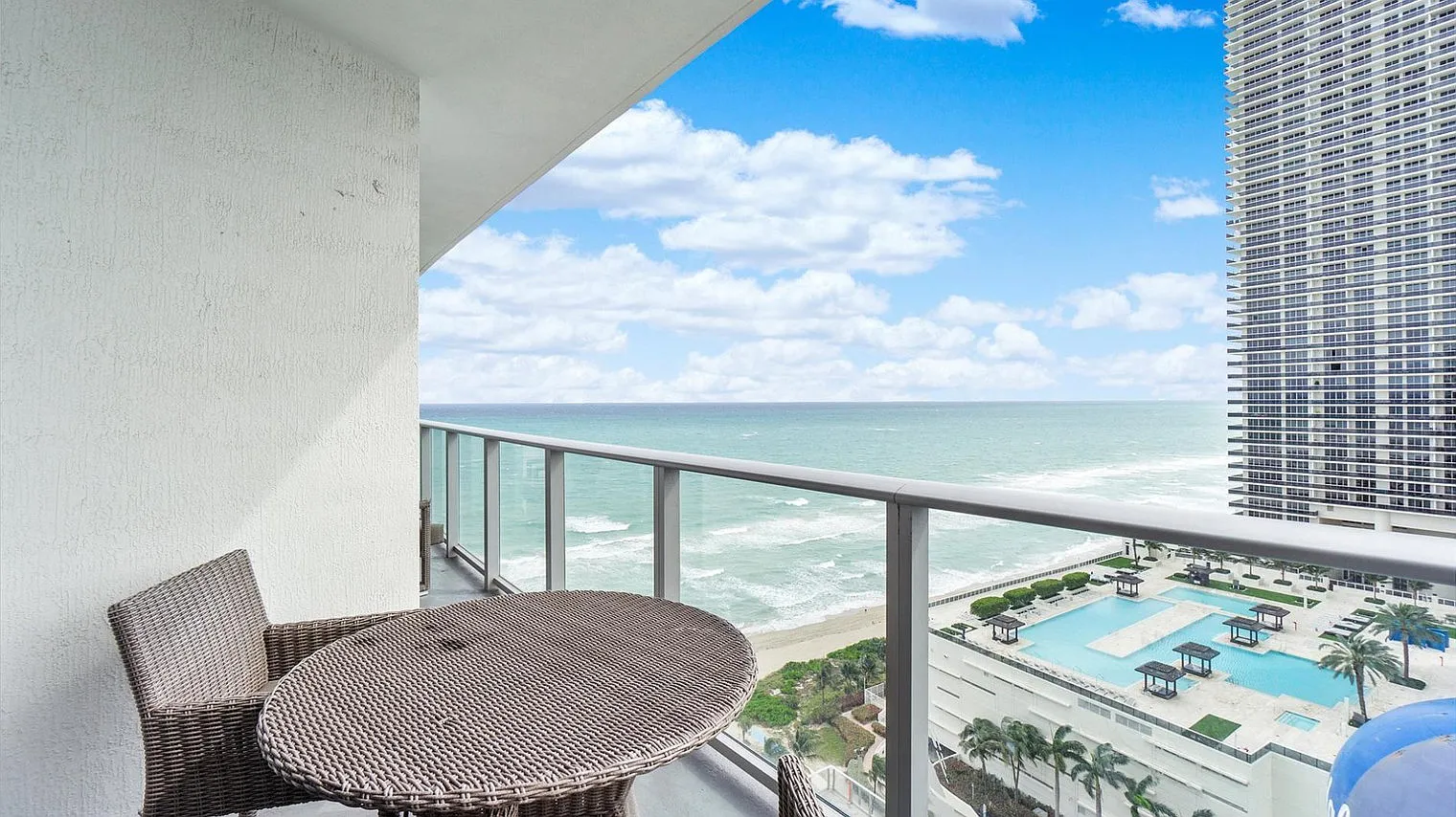 2 bed, 2.0 bath, 1248 sqft, $5,171 — Photo 3