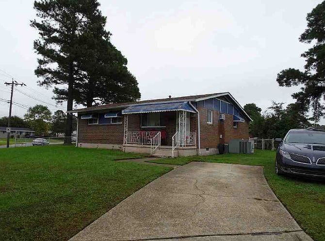 1st image of 1501 Cavalier Blvd