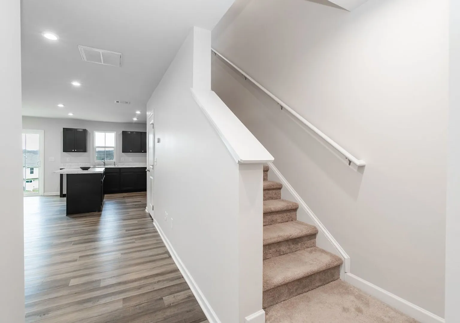 404 Deer Meadow Ln — Photo 4