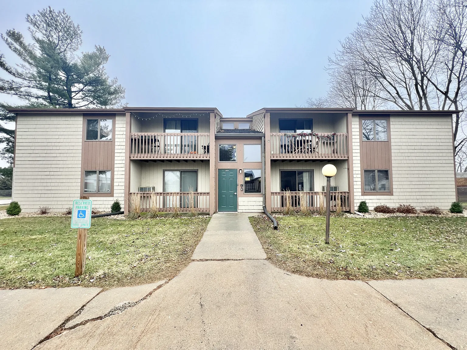 1913 Alden Road - H — Photo 1