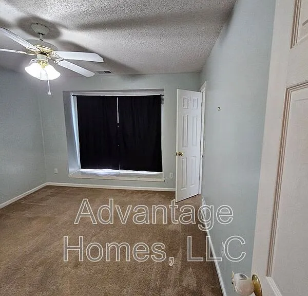 14117 Parkhill Ln — Photo 20
