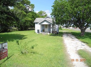 7259 Howe St, Groves, TX 77619