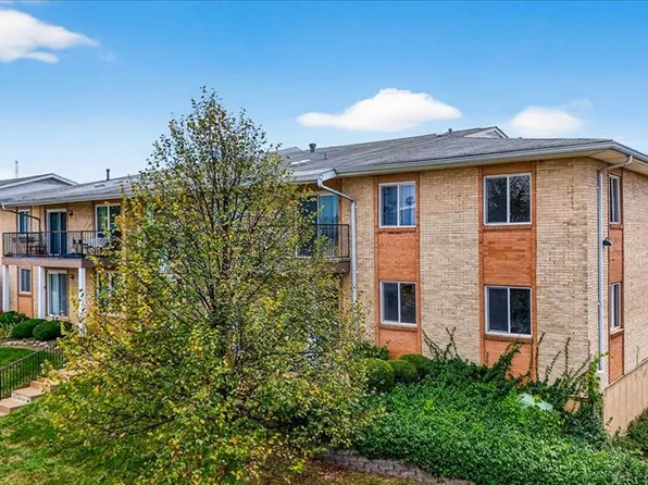 10328 Forest Brook Ln APT H, Saint Louis, MO 63146