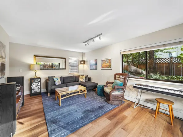 2935 Spruce St #101, Vancouver, BC V6H 3N6