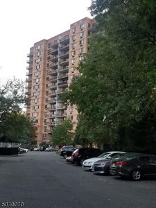 60 Parkway Dr E APT 5K, East Orange, NJ, 07017