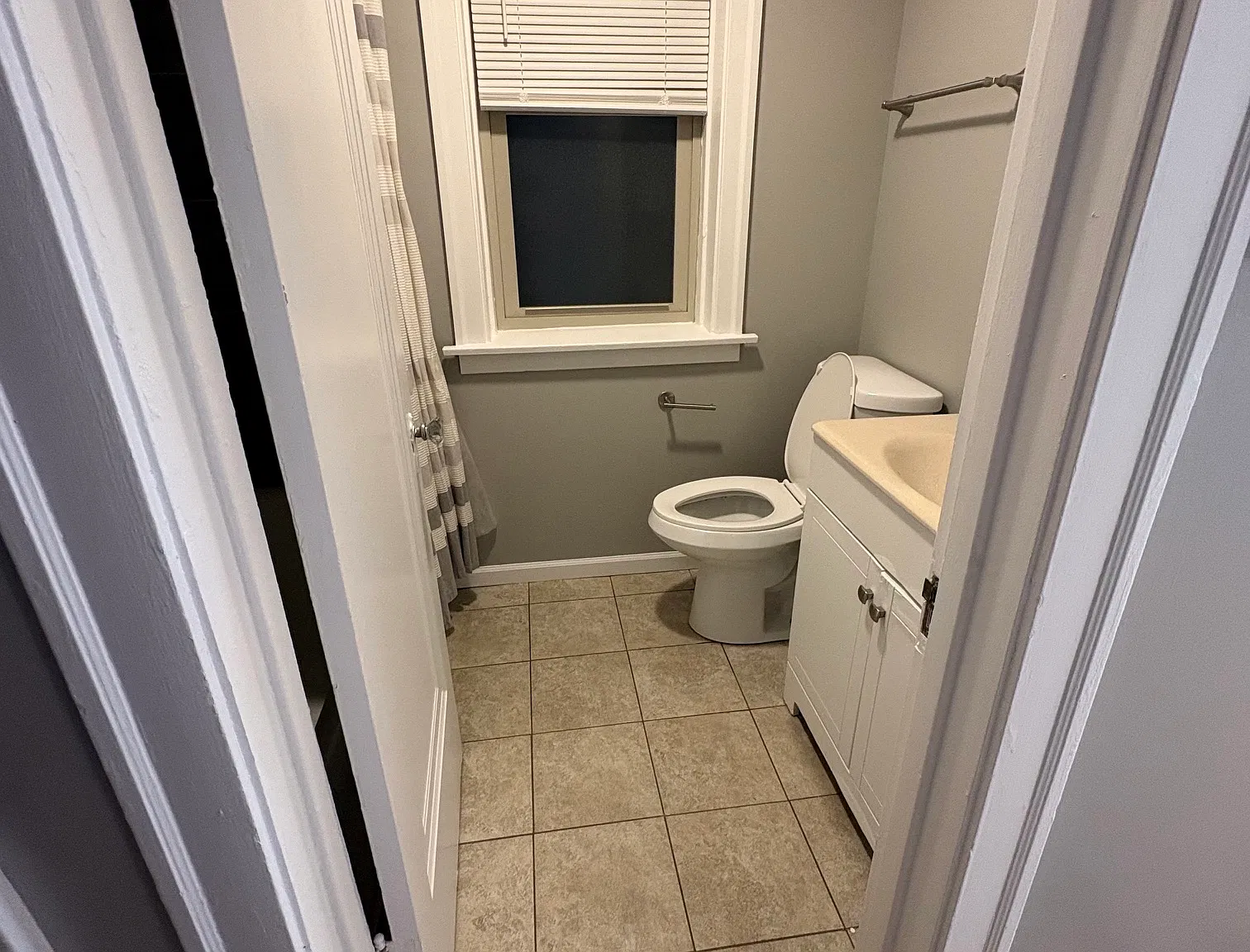 3 bed, 1400 sqft, $4,400 — Photo 4