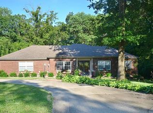 2028 Lake Point Dr, Vandalia, IL 62471