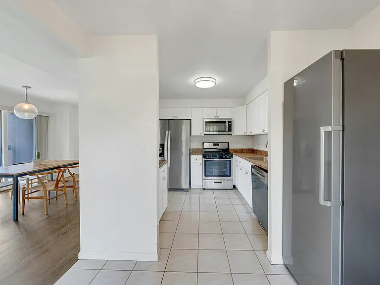 418 Chase Ct — Photo 17