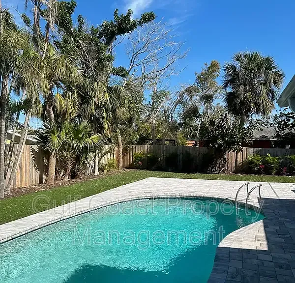 691 Russell St — Photo 38