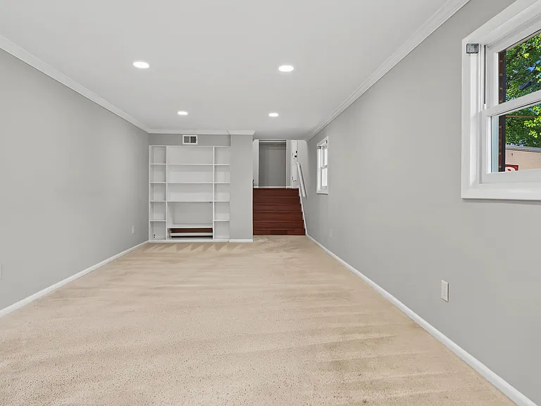 11419 Lund Pl — Photo 7