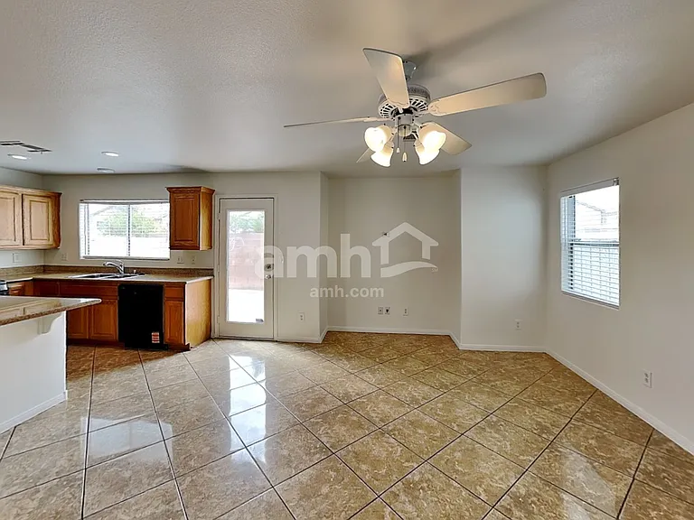 6473 Karlsen Ct — Photo 4