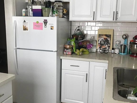 3rd image of 728 Irolo St APT A
