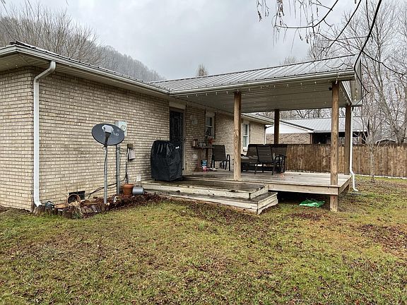 3rd image of 225 Dillon Dr